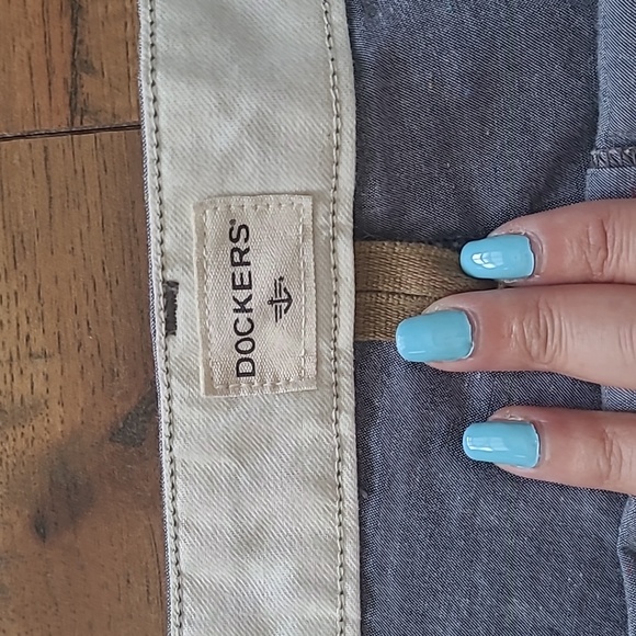 Dockers Men's Shorts - Picture 4 of 5